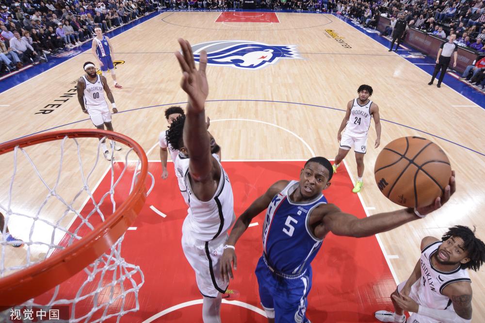 她会在更多 她会在更多