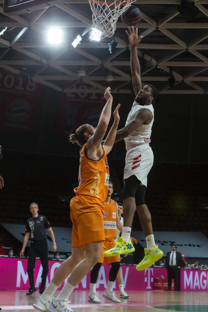 的进攻配合 的进攻配合