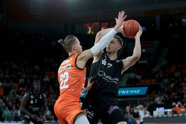 对于伯恩茅 对于伯恩茅